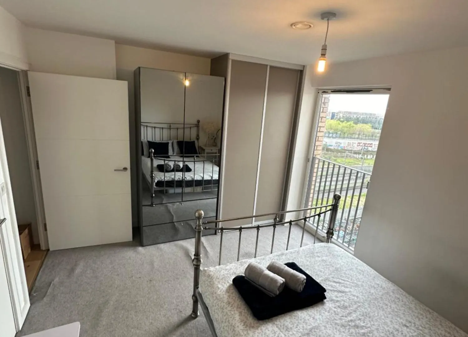 Apartment Luxury 3 Bedroom Flat In Stratford, London