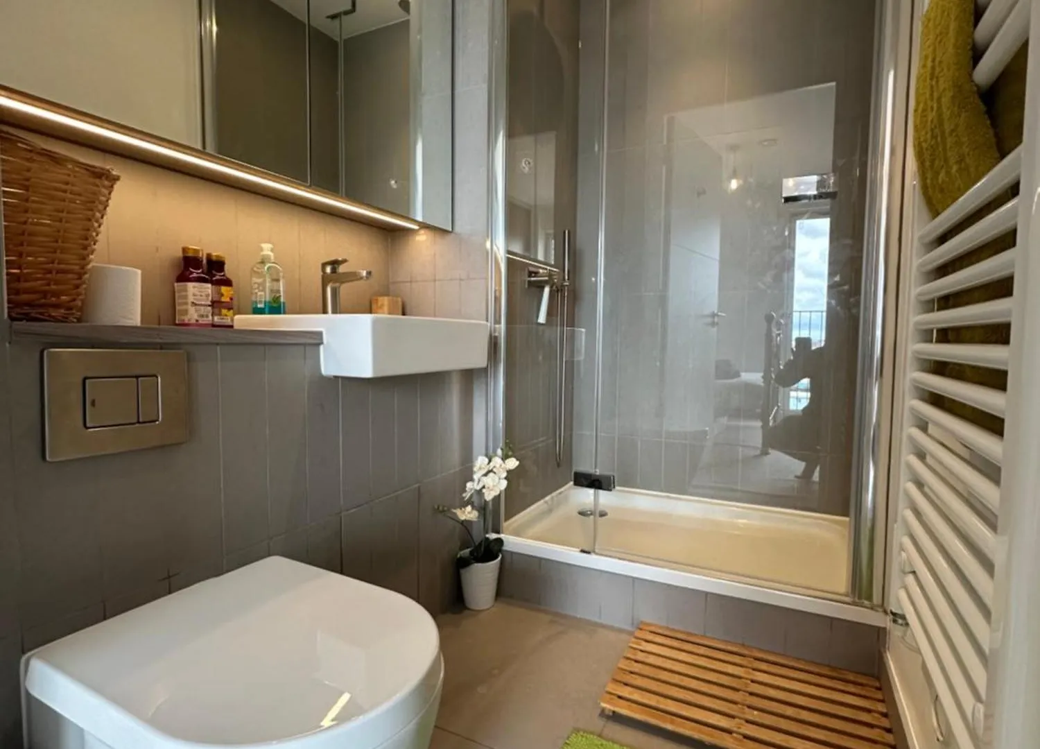 Luxury 3 Bedroom Flat In Stratford, London 0*,