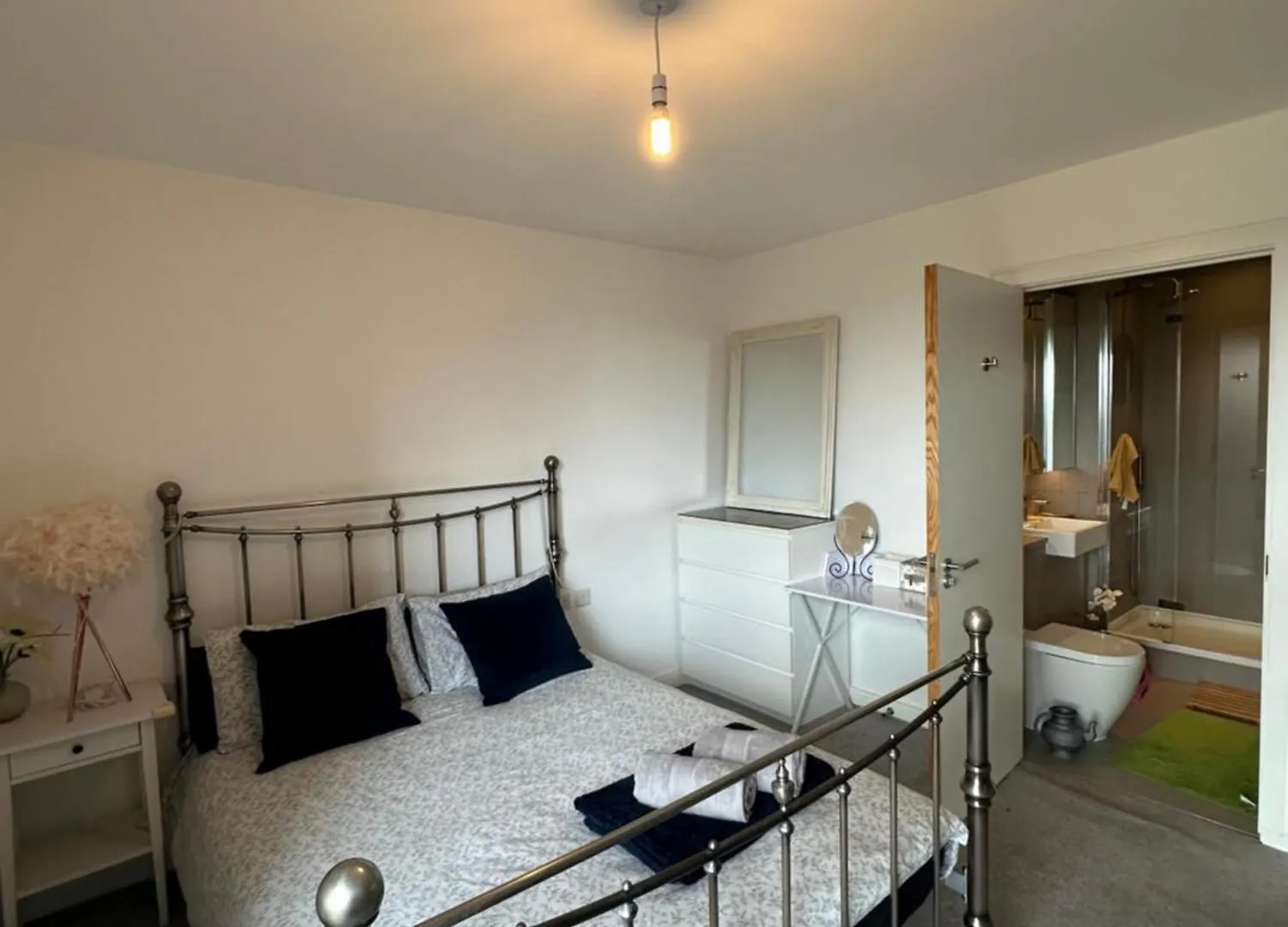 Luxury 3 Bedroom Flat In Stratford, London United Kingdom