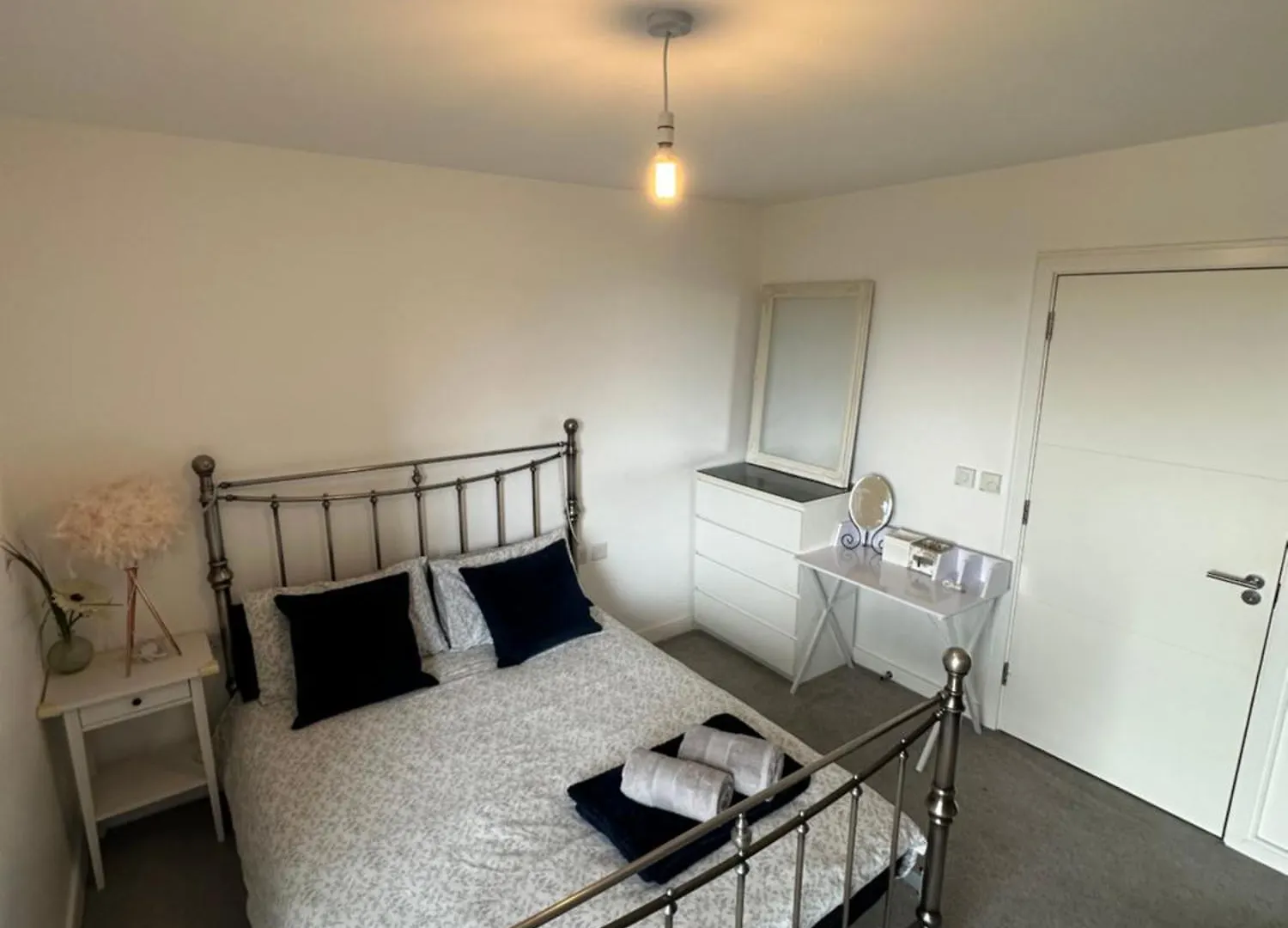 Luxury 3 Bedroom Flat In Stratford, London 0*,  United Kingdom